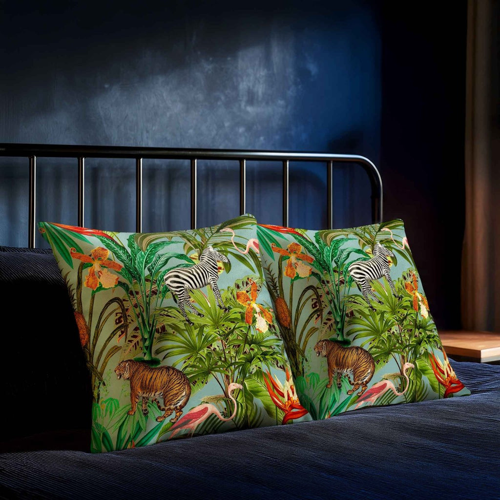 Jungle Fusion | Sustainable Velvet Cushion - Blue Surf 40 x 40 cm Standard by Izabela Peters