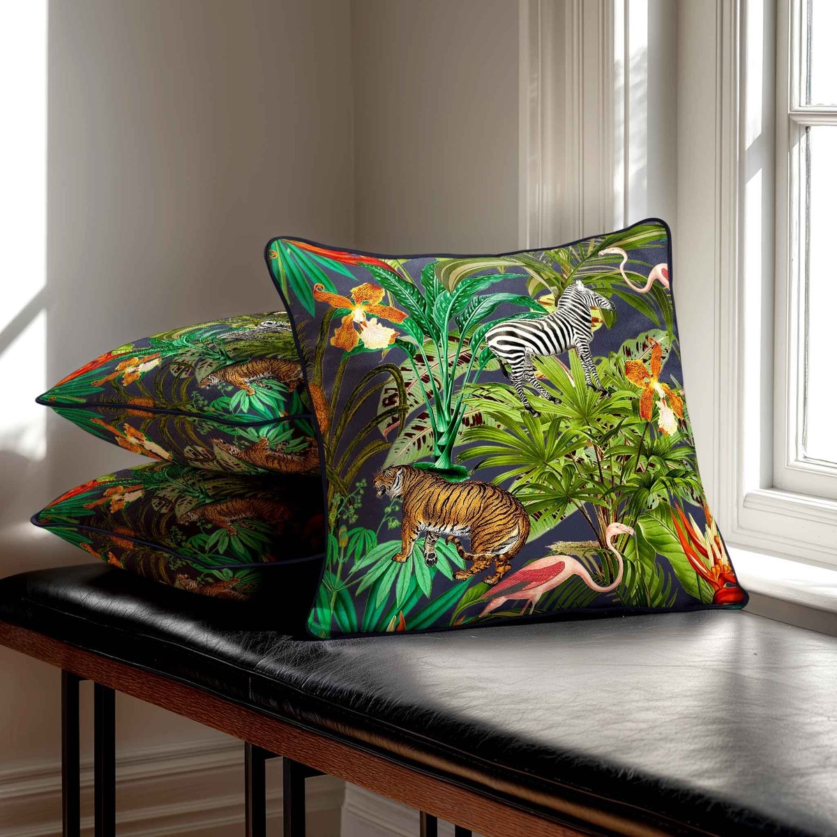 Jungle Fusion | Sustainable Velvet Cushion - Graphite 40 x 40 cm Standard by Izabela Peters