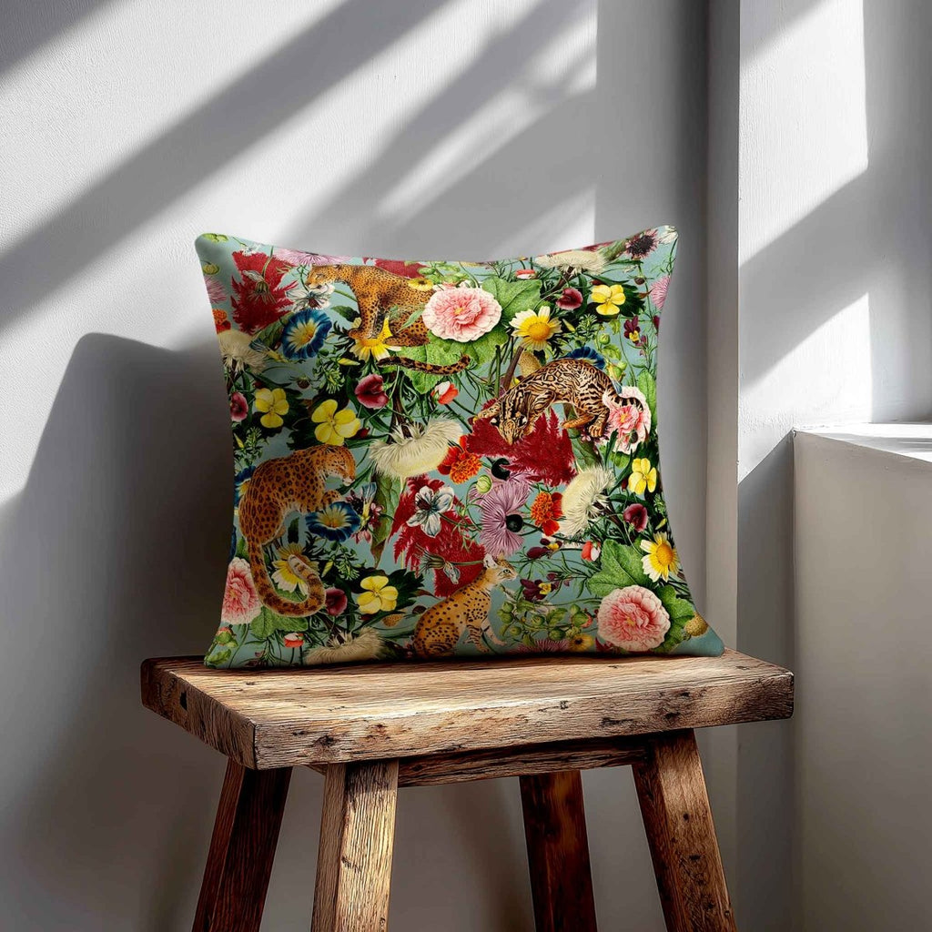 Junglescape | Sustainable Velvet Cushion - Blue Surf 40 x 40 cm Standard by Izabela Peters