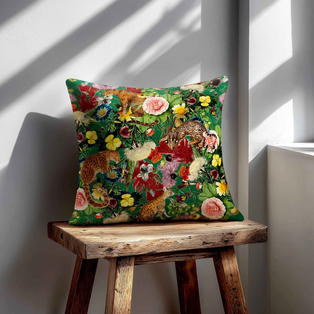 Junglescape | Sustainable Velvet Cushion - Emerald Green 40 x 40 cm Standard by Izabela Peters
