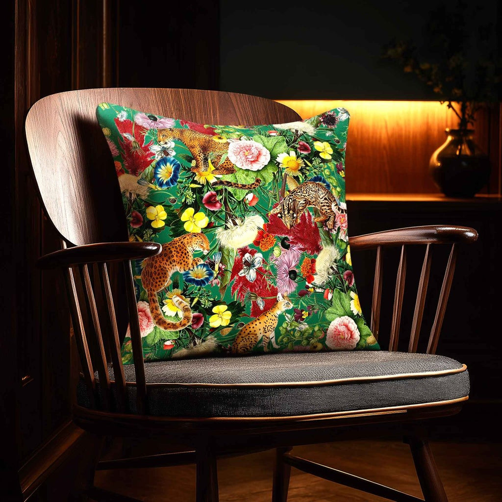 Junglescape | Sustainable Velvet Cushion - Emerald Green 40 x 40 cm Standard by Izabela Peters