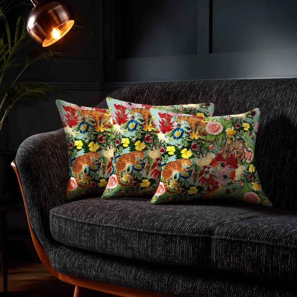 Junglescape | Sustainable Velvet Cushion - Blue Surf 40 x 40 cm Standard by Izabela Peters