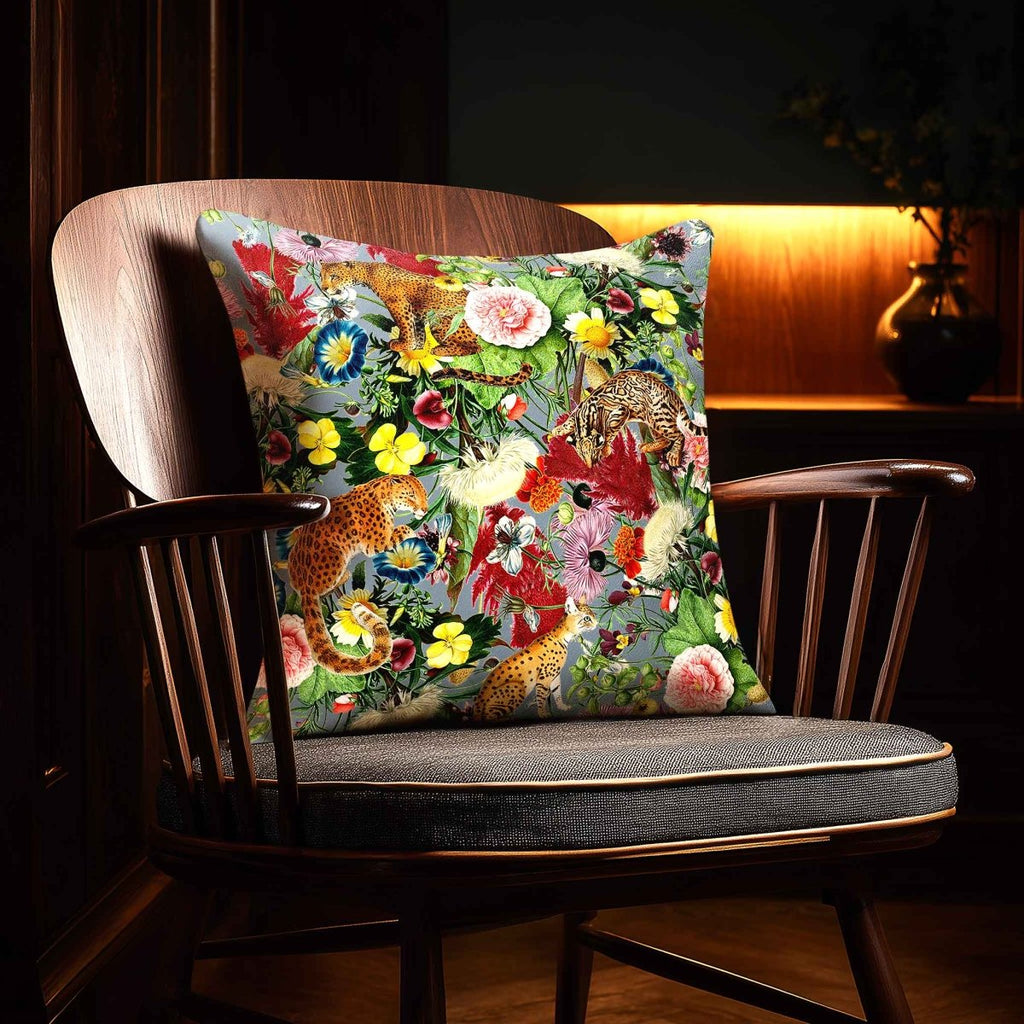 Junglescape | Sustainable Velvet Cushion - French Grey 40 x 40 cm Standard by Izabela Peters