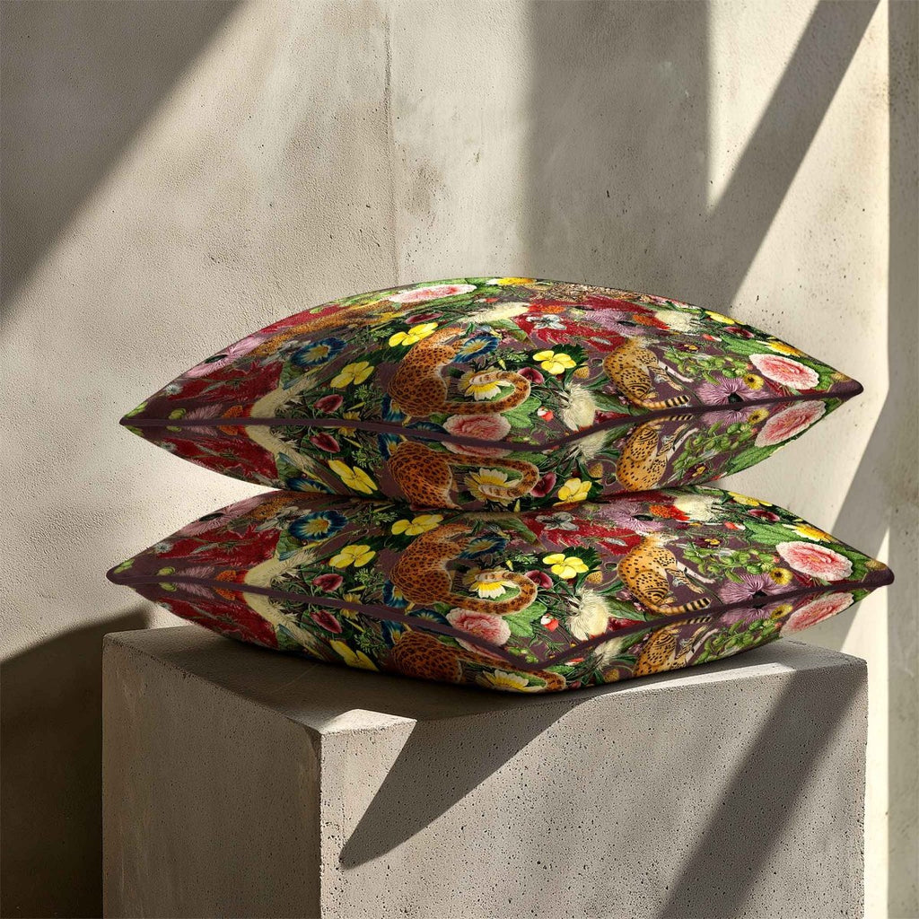 Junglescape | Sustainable Velvet Cushion - Italian Grape 40 x 40 cm Standard by Izabela Peters