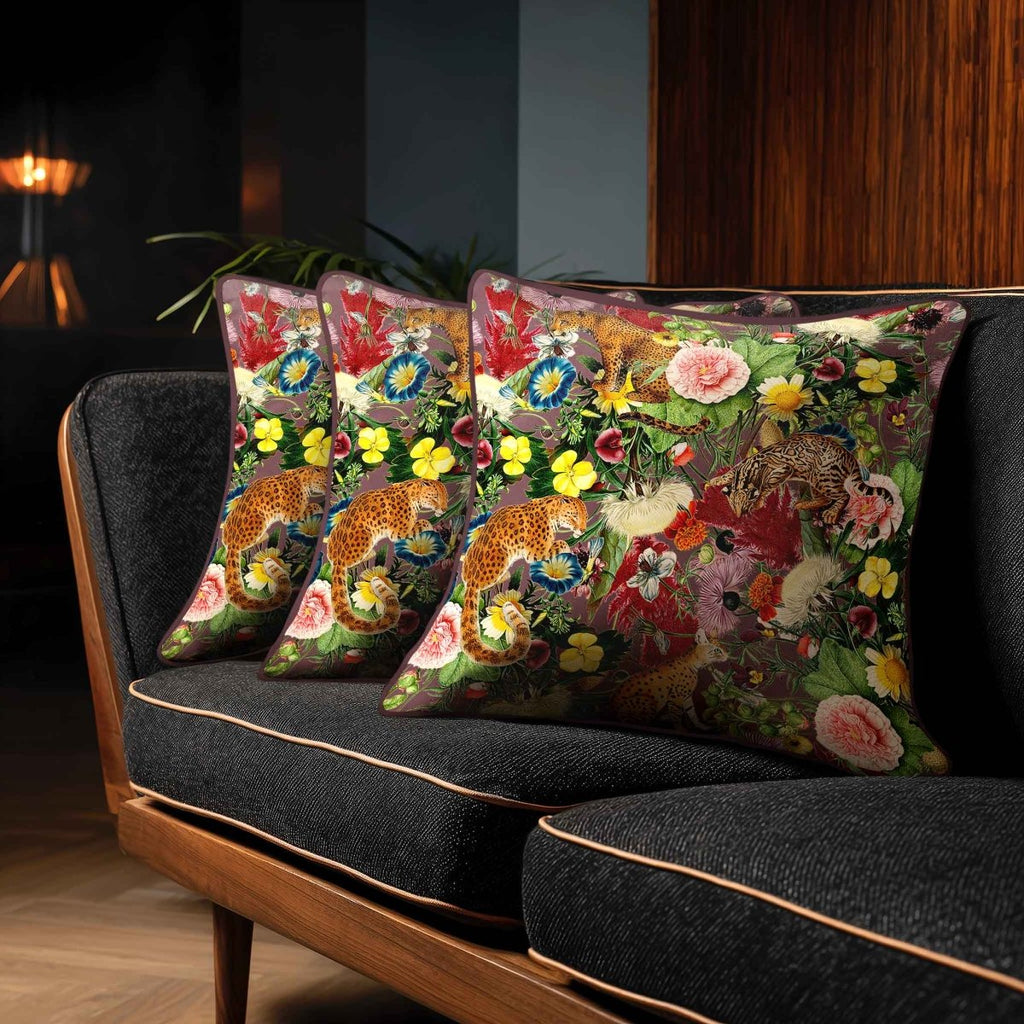 Junglescape | Sustainable Velvet Cushion - Italian Grape 40 x 40 cm Standard by Izabela Peters