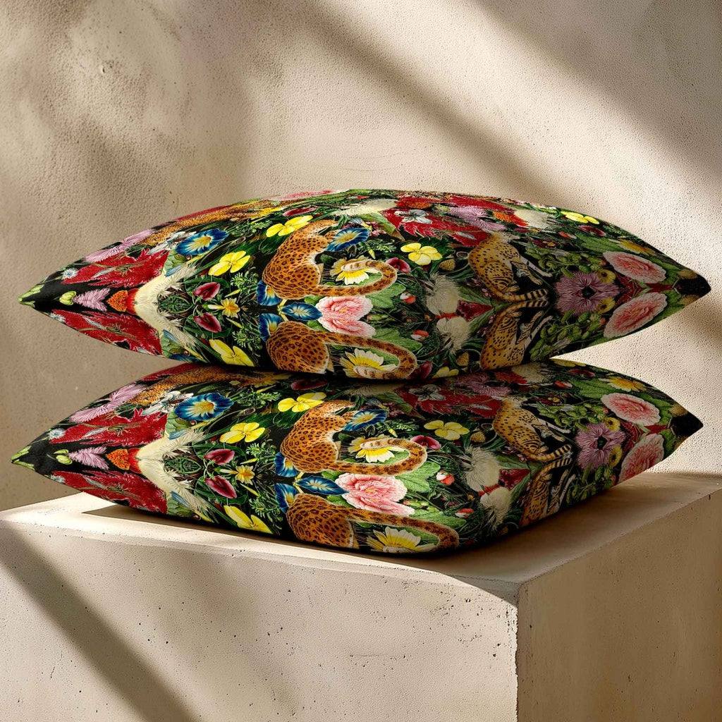 Junglescape | Sustainable Velvet Cushion - Charcoal 40 x 40 cm Standard by Izabela Peters