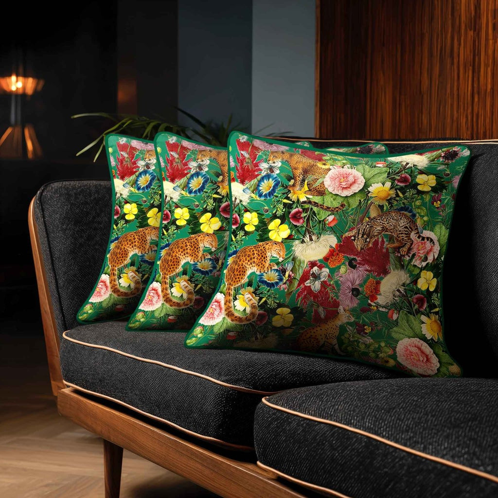 Junglescape | Sustainable Velvet Cushion - Emerald Green 40 x 40 cm Standard by Izabela Peters