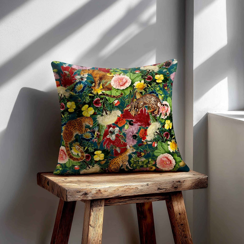 Junglescape | Sustainable Velvet Cushion - Teal 40 x 40 cm Standard by Izabela Peters