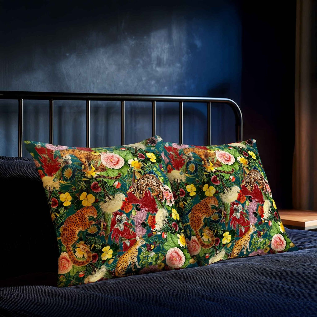 Junglescape | Sustainable Velvet Cushion - Teal 40 x 40 cm Standard by Izabela Peters