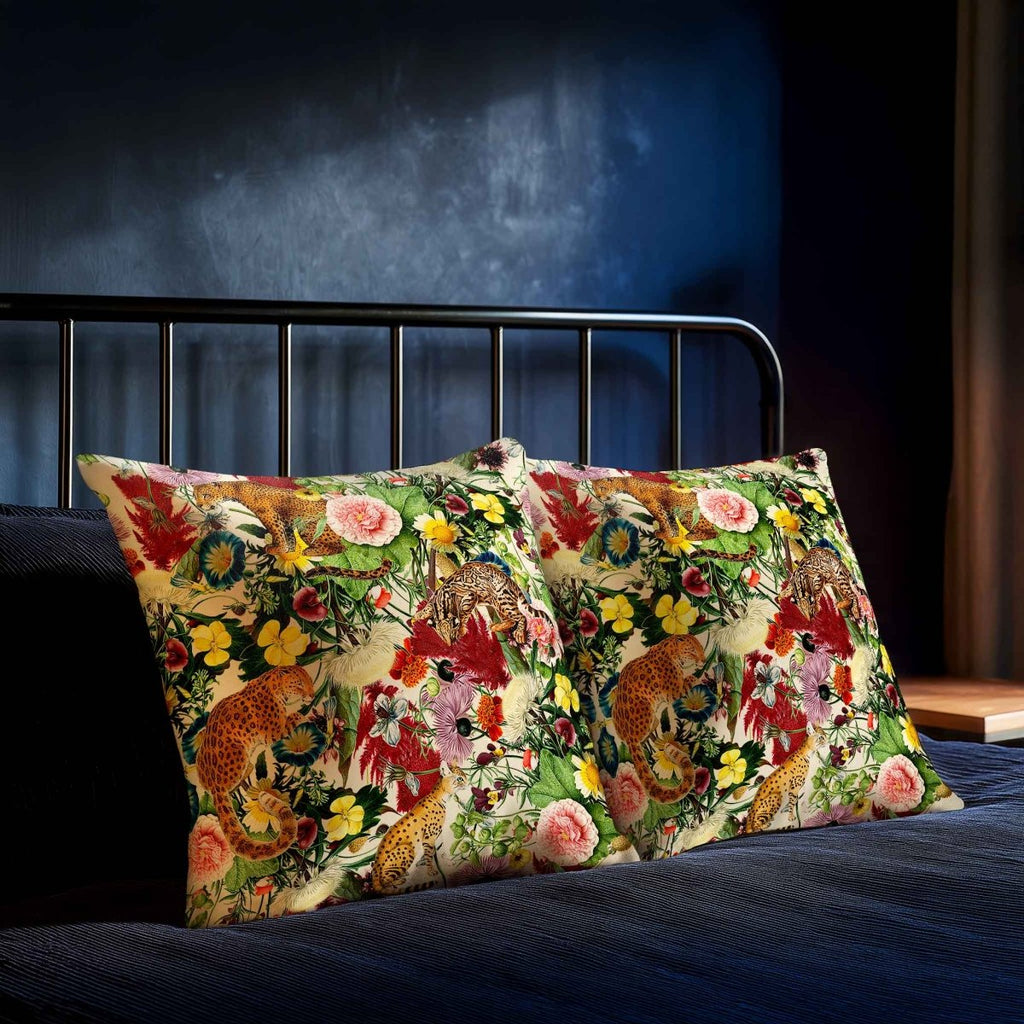 Junglescape | Sustainable Velvet Cushion - Ivory Cream 40 x 40 cm Standard by Izabela Peters