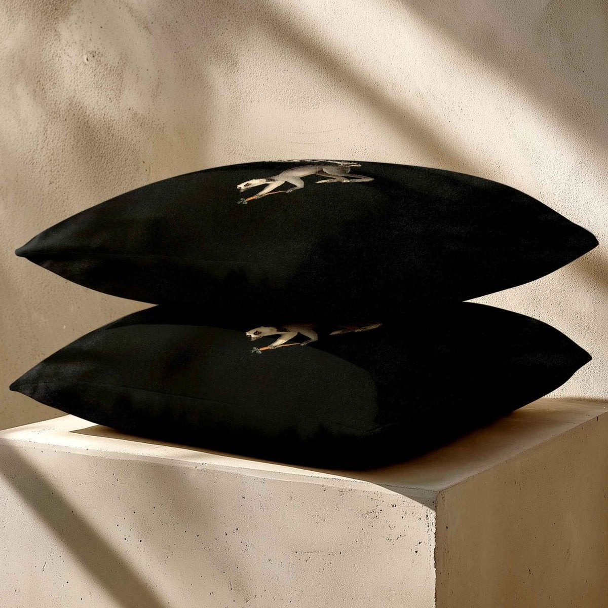 Lemur | Sustainable Velvet Cushion - Charcoal 40 x 40 cm Standard by Izabela Peters