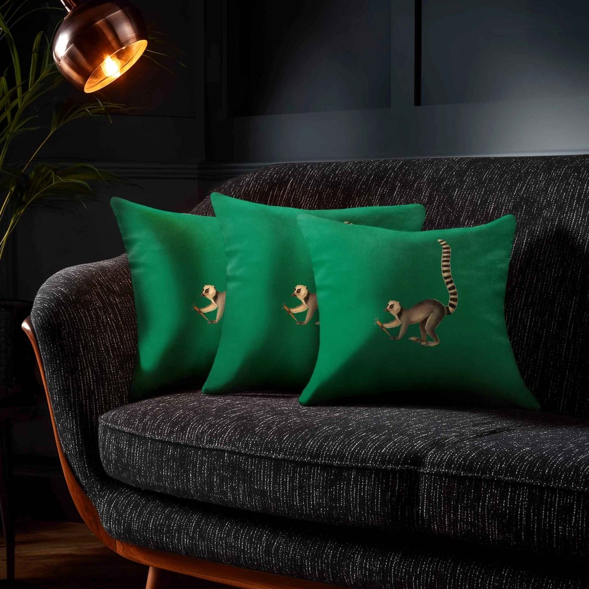 Lemur | Sustainable Velvet Cushion - Emerald Green 40 x 40 cm Standard by Izabela Peters