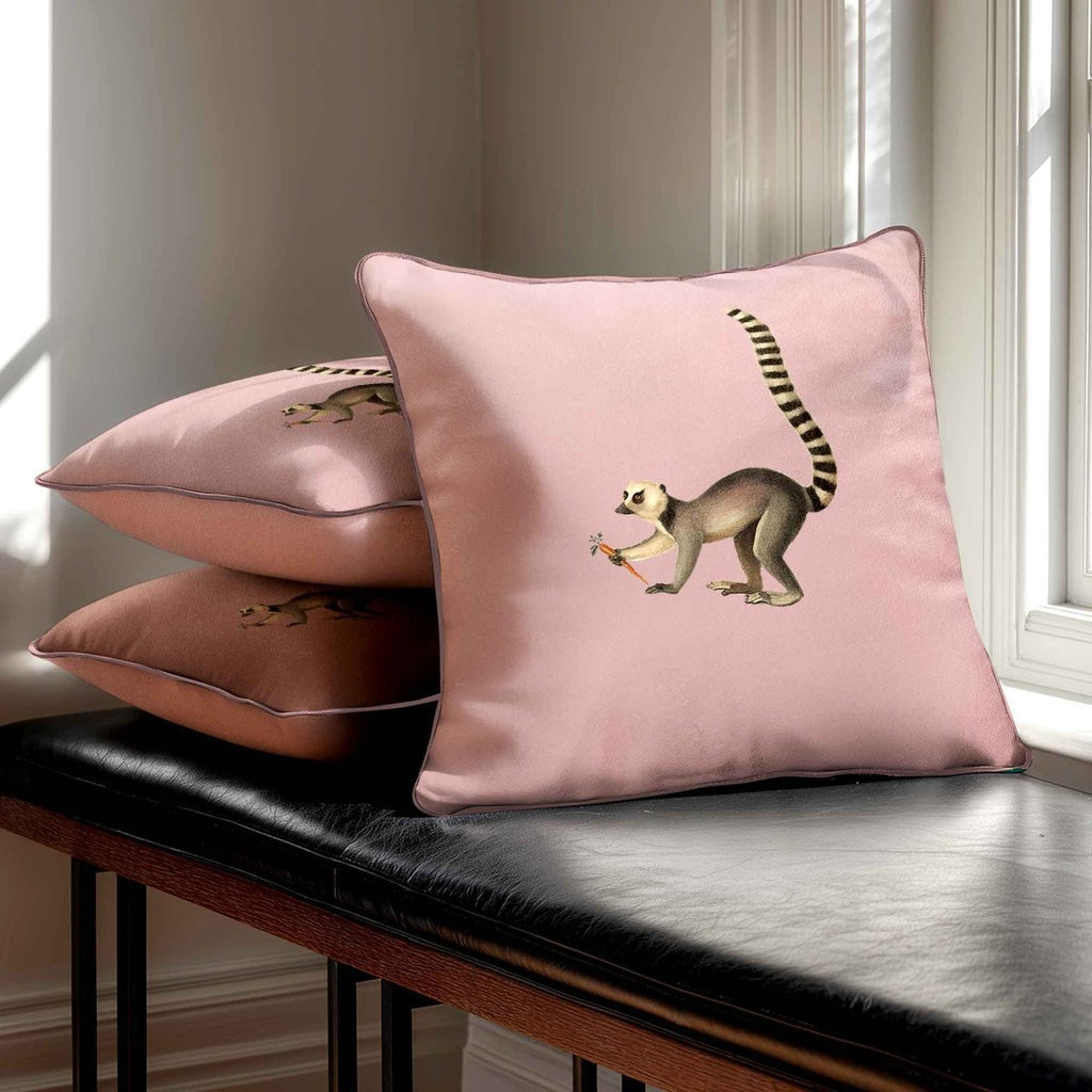 Lemur | Sustainable Velvet Cushion - Rosewater 40 x 40 cm Standard by Izabela Peters