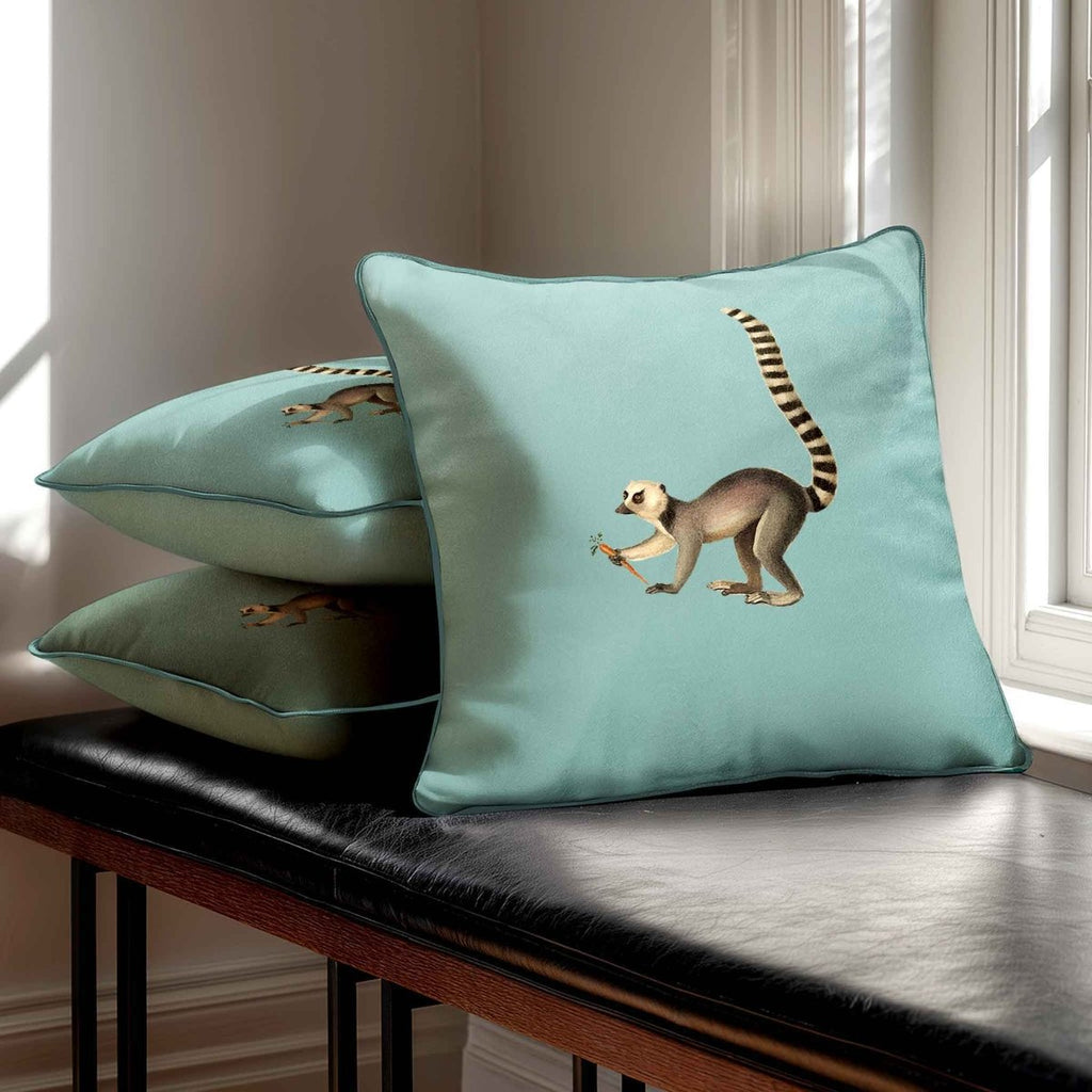 Lemur | Sustainable Velvet Cushion - Blue Surf 40 x 40 cm Standard by Izabela Peters