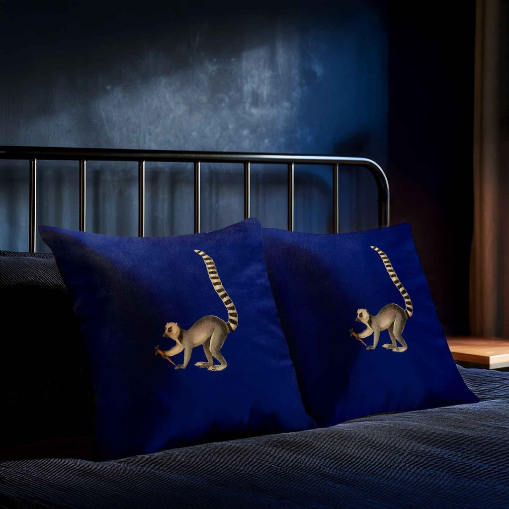 Lemur | Sustainable Velvet Cushion - Midnight 40 x 40 cm Standard by Izabela Peters