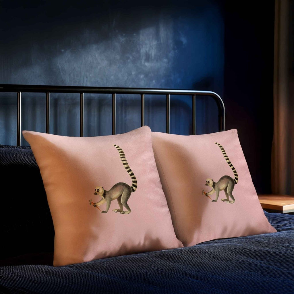 Lemur | Sustainable Velvet Cushion - Rosewater 40 x 40 cm Standard by Izabela Peters