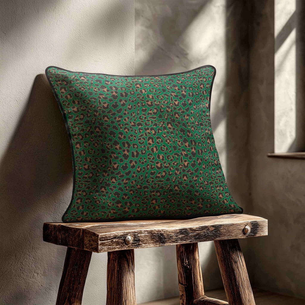 Leopard Print | Sustainable Velvet Cushion - Emerald Green 40 x 40 cm Piped by Izabela Peters