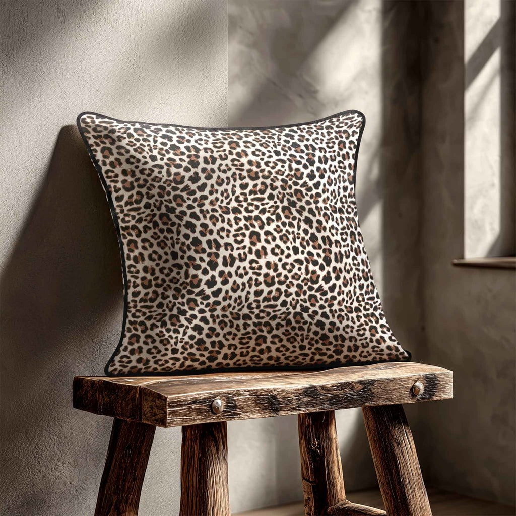 Leopard Print | Sustainable Velvet Cushion - White 40 x 40 cm Piped by Izabela Peters