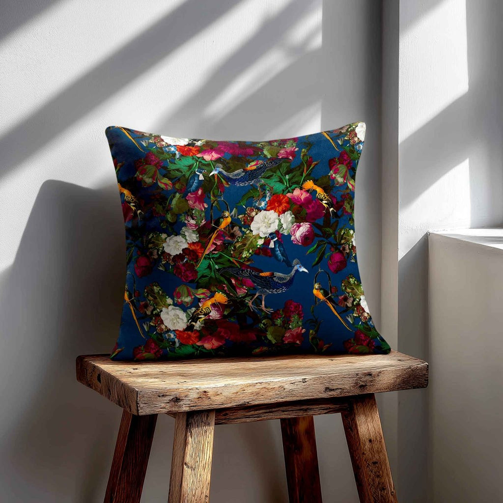 Manor House Garden | Sustainable Velvet Cushion - Estate Blue 40 x 40 cm Smooth by Izabela Peters