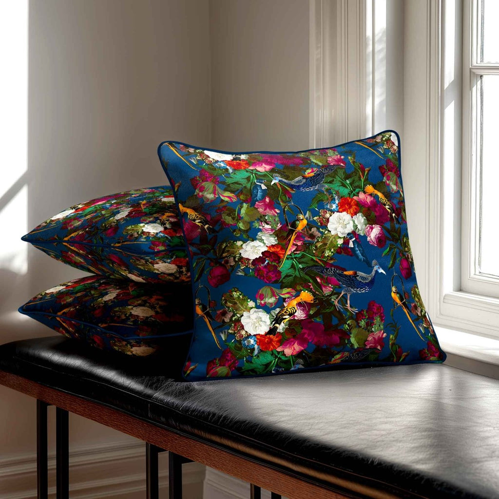 Manor House Garden | Sustainable Velvet Cushion - Estate Blue 40 x 40 cm Piped by Izabela Peters