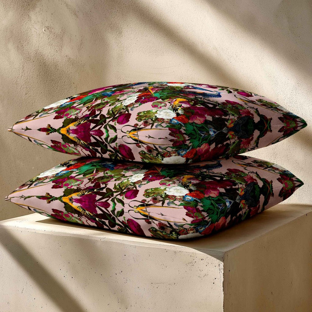 Manor House Garden | Sustainable Velvet Cushion - Rosewater 40 x 40 cm Smooth by Izabela Peters