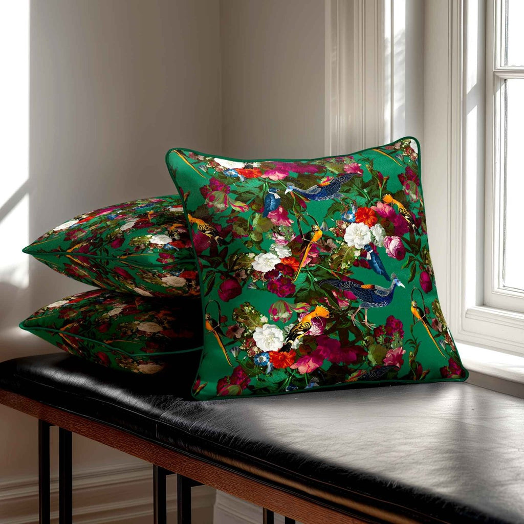 Manor House Garden | Sustainable Velvet Cushion - Emerald Green 40 x 40 cm Smooth by Izabela Peters