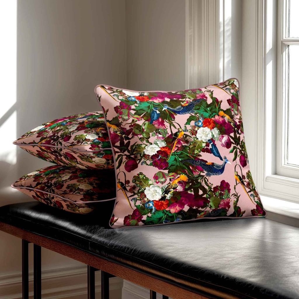 Manor House Garden | Sustainable Velvet Cushion - Rosewater 40 x 40 cm Smooth by Izabela Peters