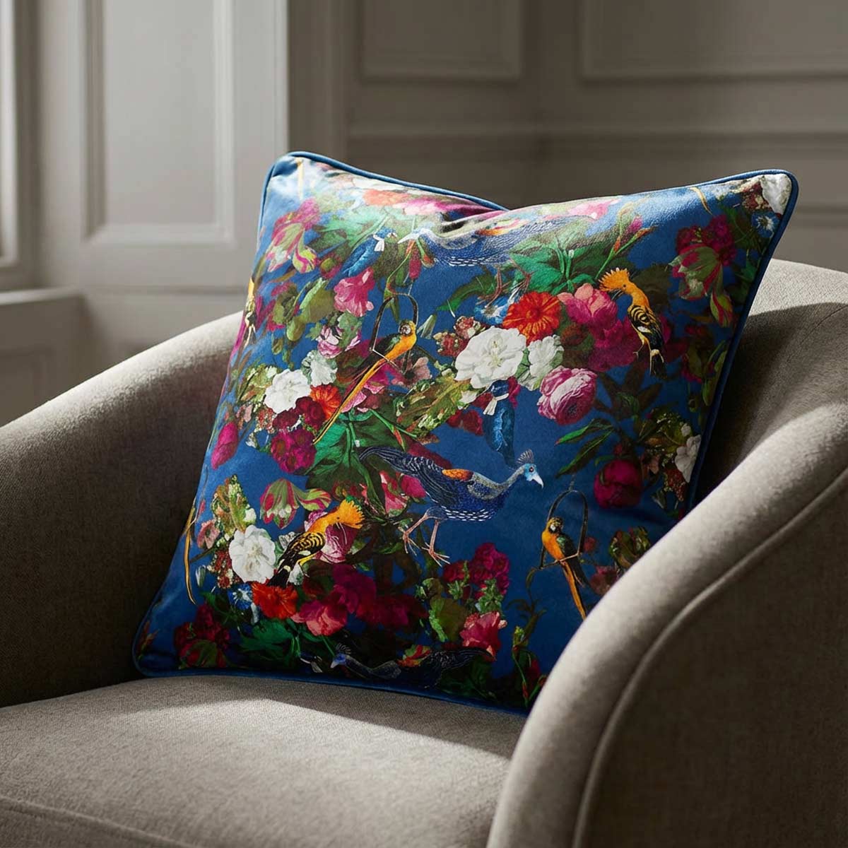 Manor House Garden | Sustainable Velvet Cushion - Estate Blue 40 x 40 cm Smooth by Izabela Peters