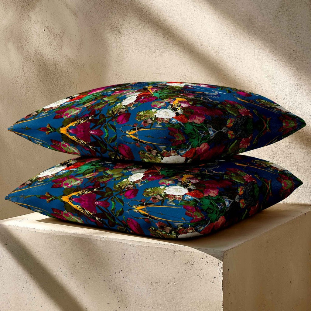 Manor House Garden | Sustainable Velvet Cushion - Estate Blue 40 x 40 cm Smooth by Izabela Peters