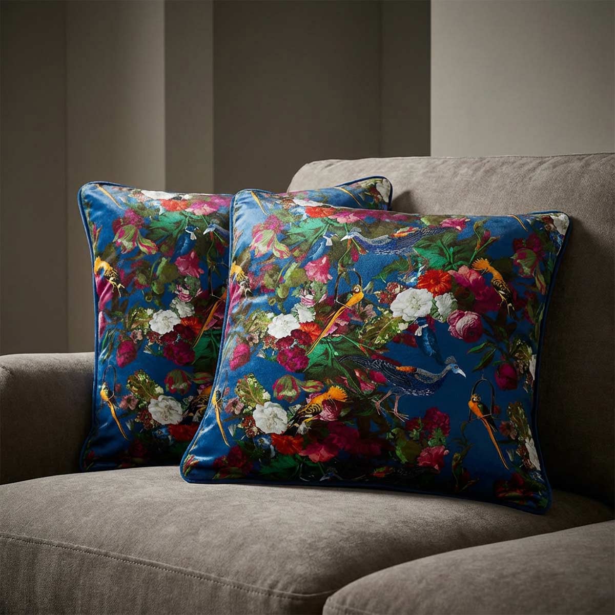 Manor House Garden | Sustainable Velvet Cushion - Estate Blue 40 x 40 cm Smooth by Izabela Peters