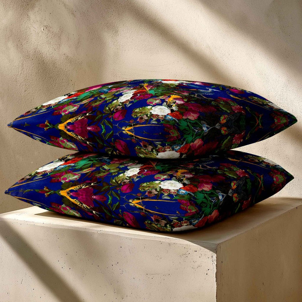 Manor House Garden | Sustainable Velvet Cushion - Midnight 40 x 40 cm Smooth by Izabela Peters