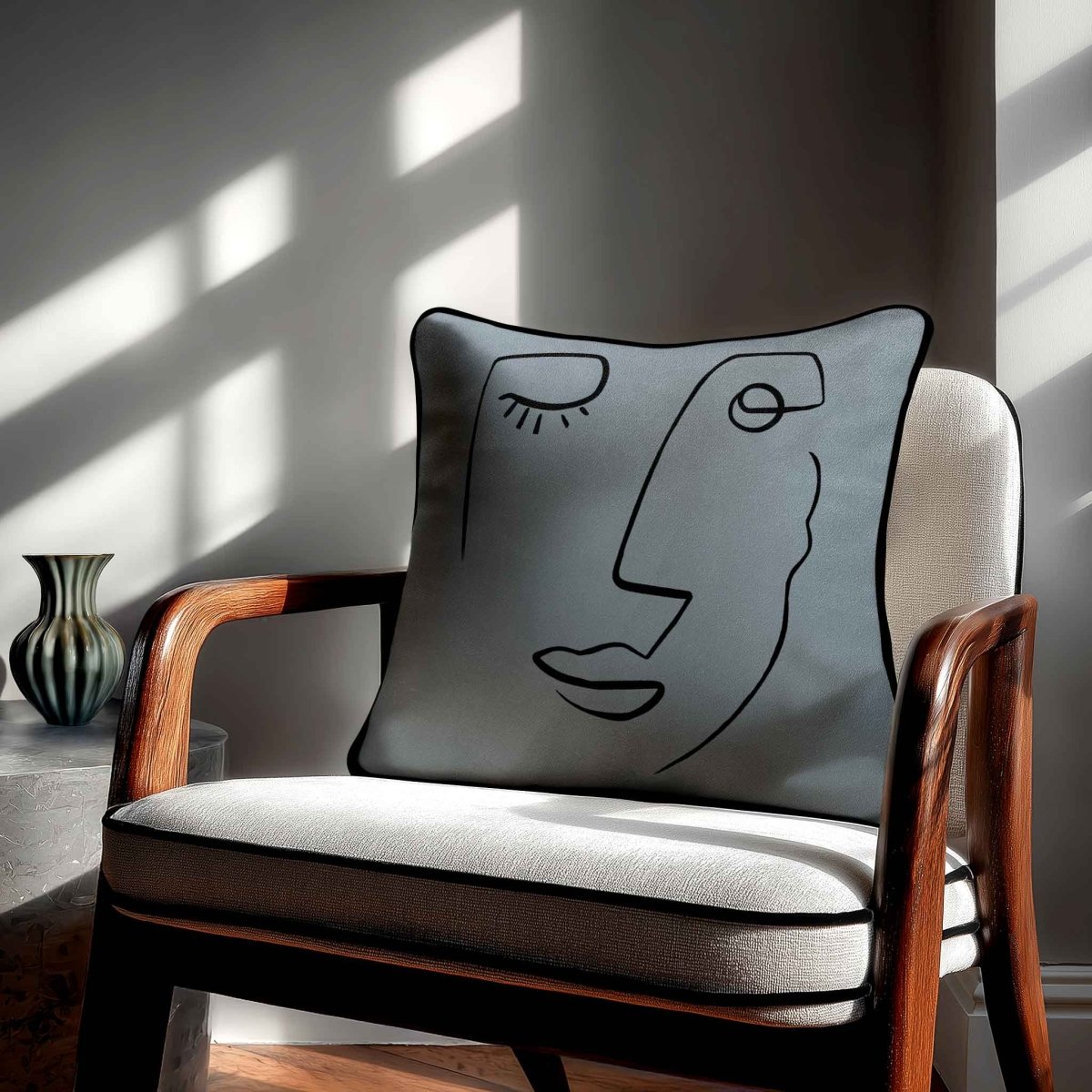 Open Face | Sustainable Velvet Cushion - French Grey 40 x 40 cm Standard by Izabela Peters