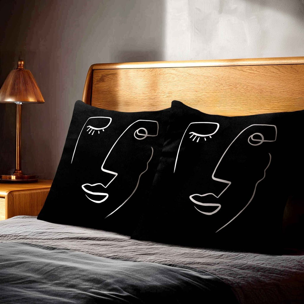 Open Face | Sustainable Velvet Cushion - Black & White 40 x 40 cm Standard by Izabela Peters