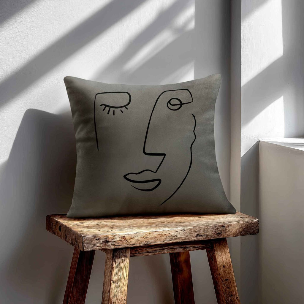 Open Face | Sustainable Velvet Cushion - Beluga 40 x 40 cm Standard by Izabela Peters