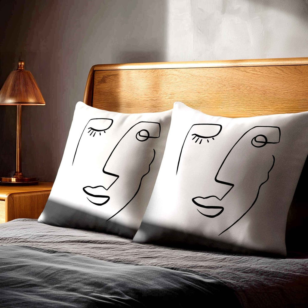 Open Face | Sustainable Velvet Cushion - White & Black 40 x 40 cm Standard by Izabela Peters