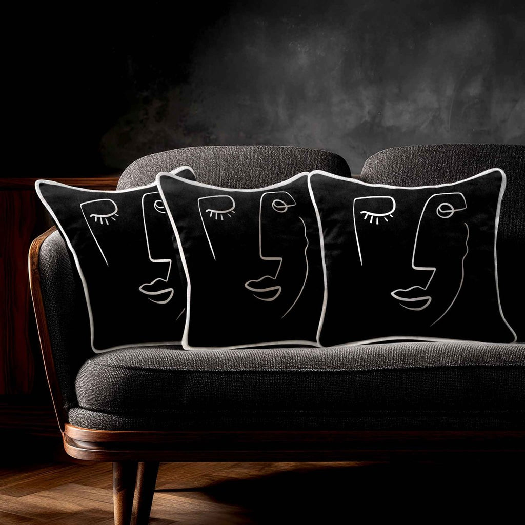 Open Face | Sustainable Velvet Cushion - Black & White 40 x 40 cm Standard by Izabela Peters