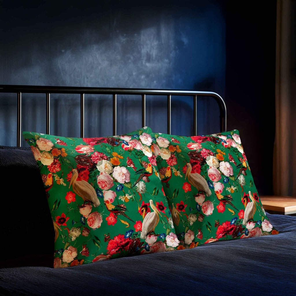 Peruvian Paradise | Sustainable Velvet Cushion - Emerald Green 40 x 40 cm Standard by Izabela Peters