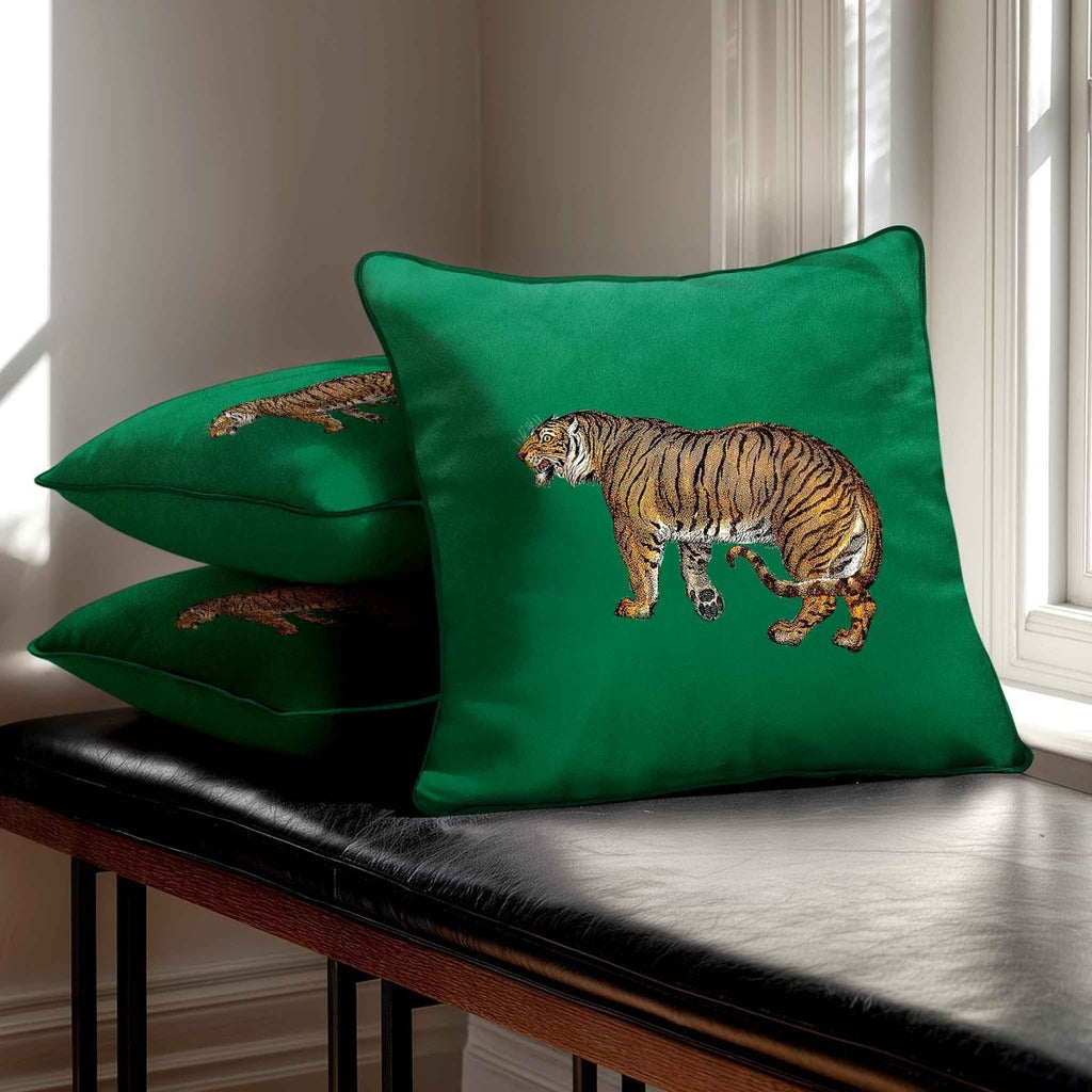 Tiger | Sustainable Velvet Cushion - Emerald Green 40 x 40 cm Standard by Izabela Peters
