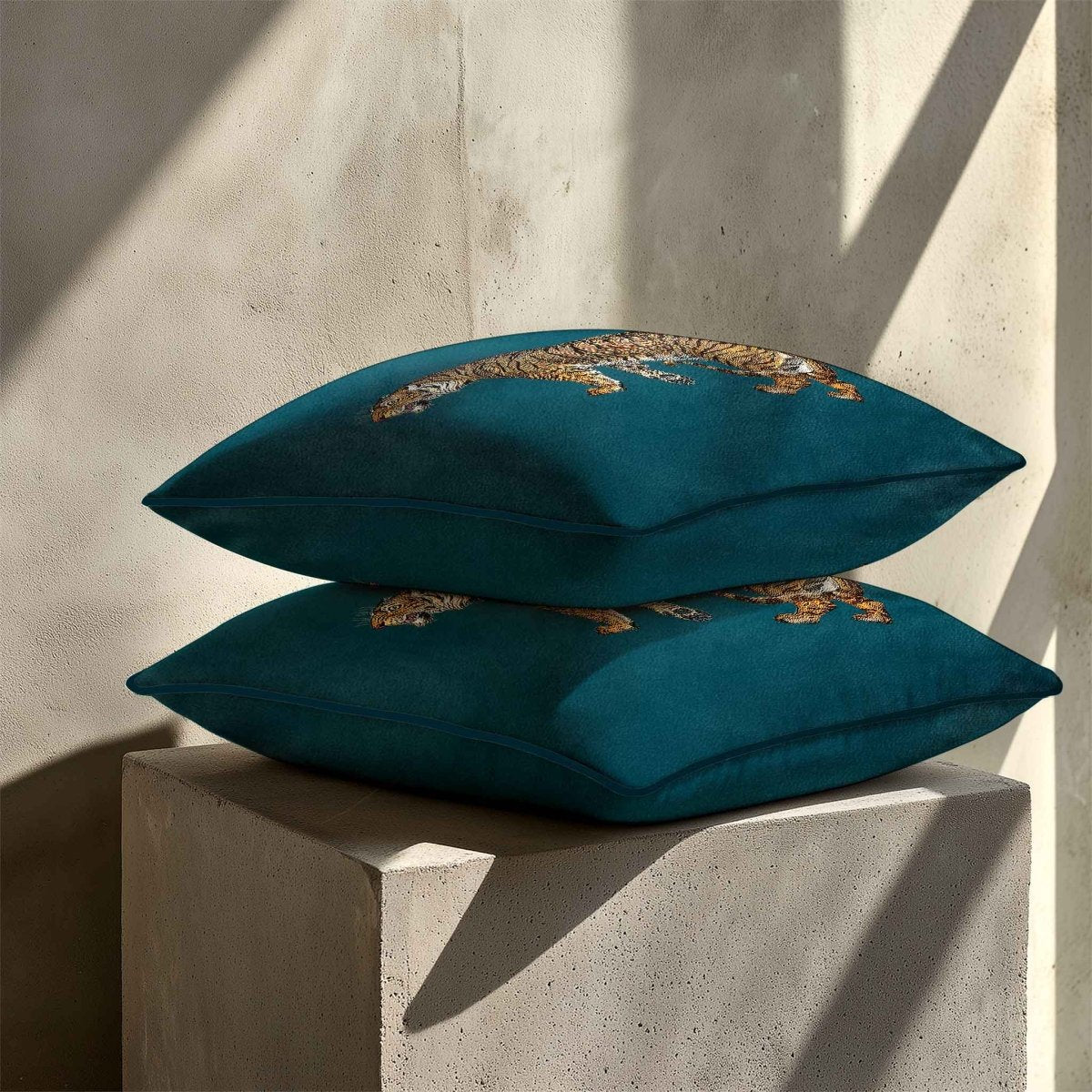 Tiger | Sustainable Velvet Cushion - Teal 40 x 40 cm Standard by Izabela Peters