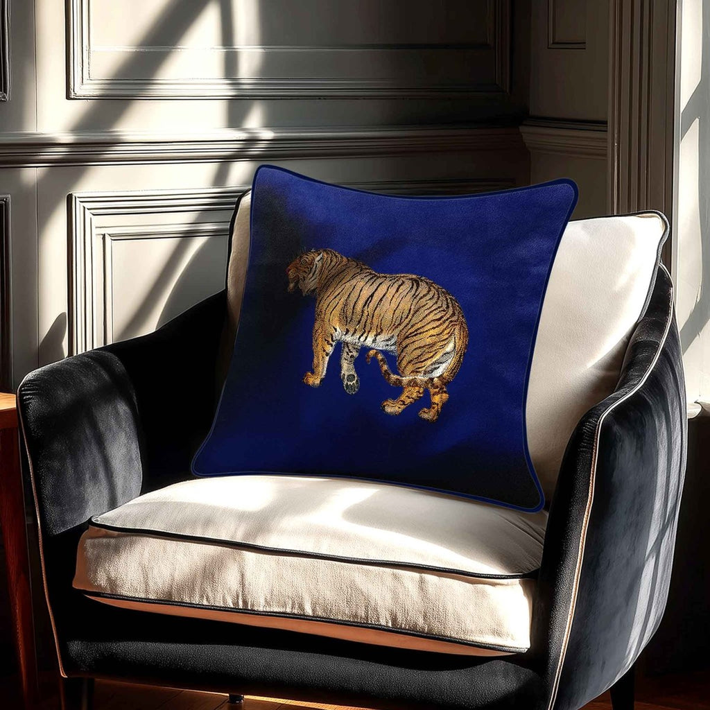 Tiger | Sustainable Velvet Cushion - Midnight 40 x 40 cm Standard by Izabela Peters