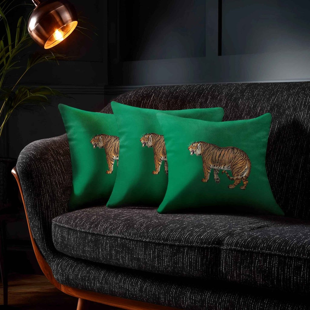 Tiger | Sustainable Velvet Cushion - Emerald Green 40 x 40 cm Standard by Izabela Peters