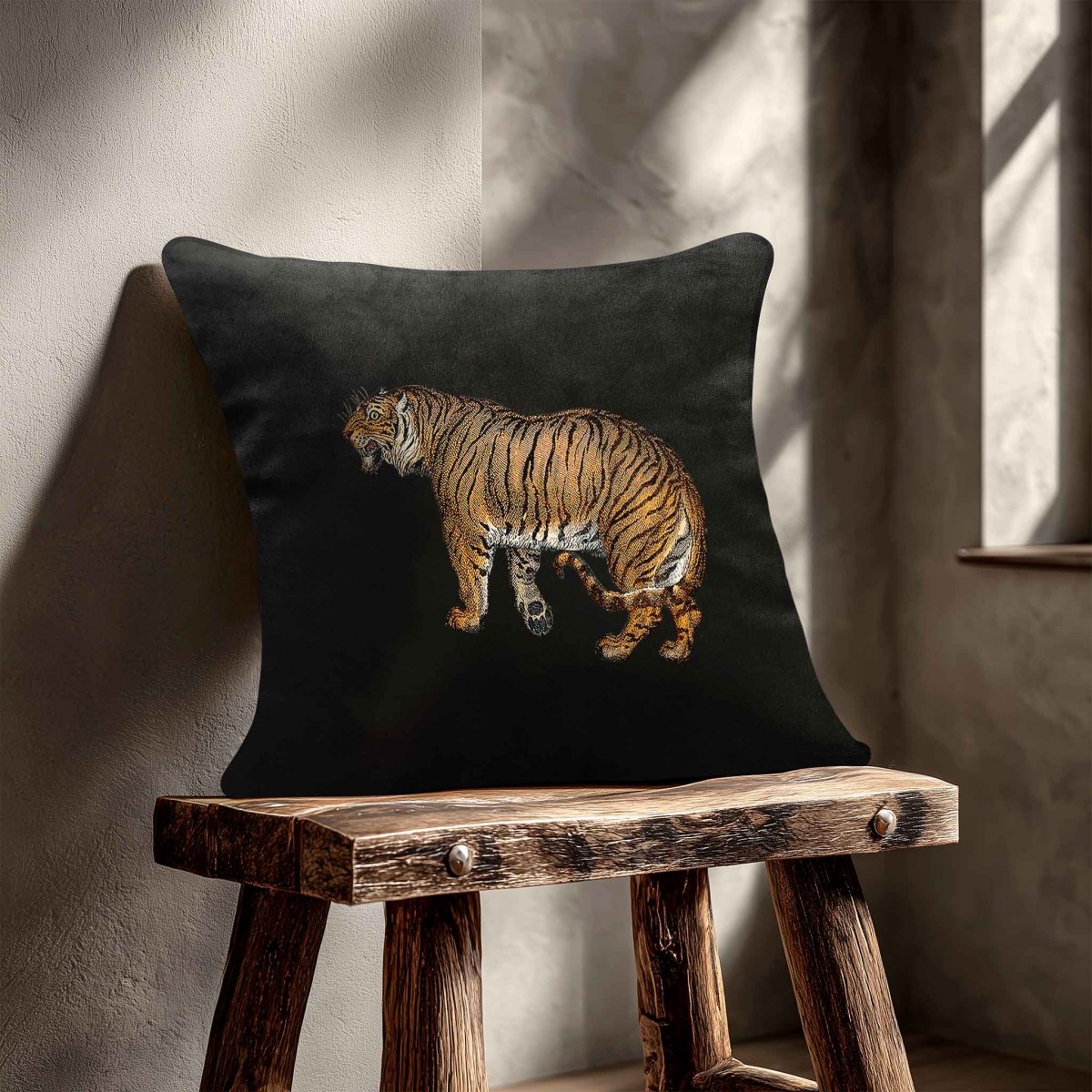 Tiger | Sustainable Velvet Cushion - Charcoal 40 x 40 cm Standard by Izabela Peters