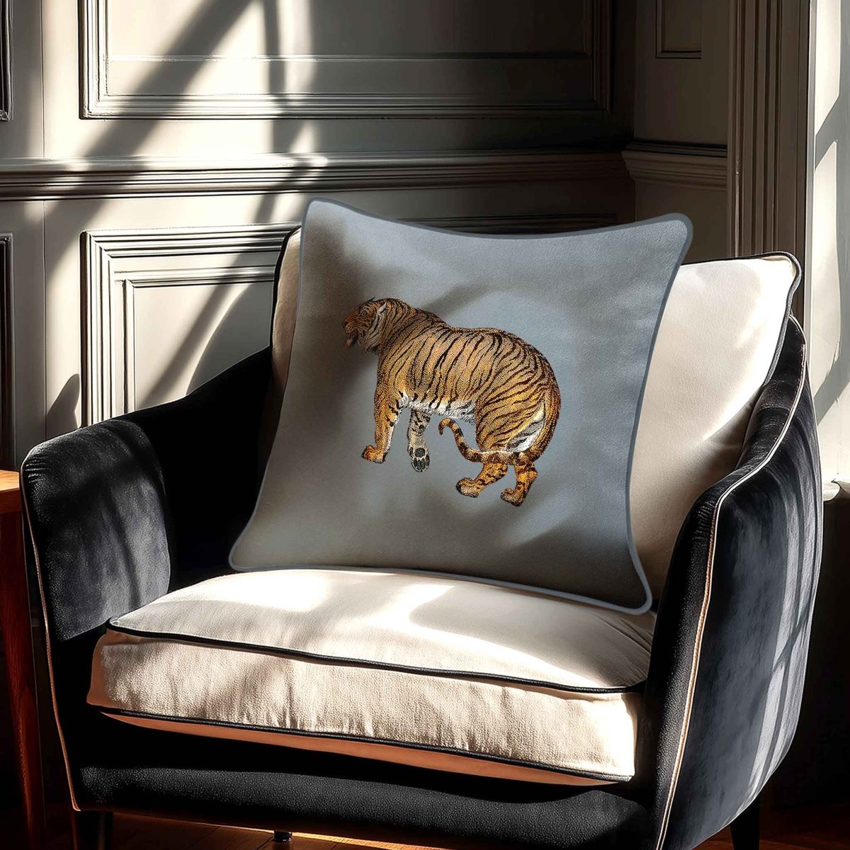Tiger | Sustainable Velvet Cushion - French Grey 40 x 40 cm Standard by Izabela Peters