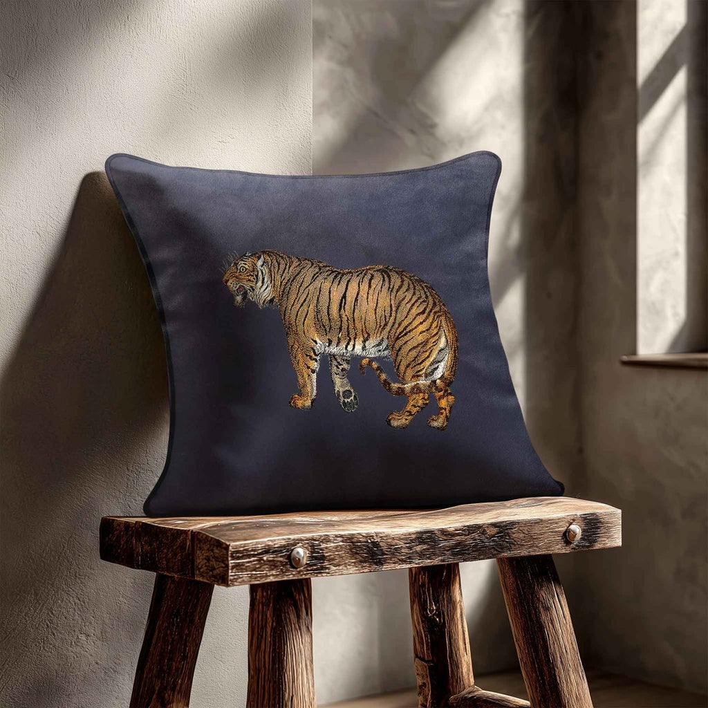 Tiger | Sustainable Velvet Cushion - Graphite 40 x 40 cm Standard by Izabela Peters