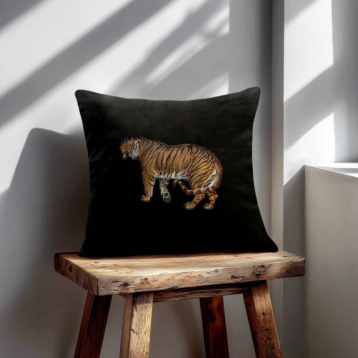 Tiger | Sustainable Velvet Cushion - Charcoal 40 x 40 cm Standard by Izabela Peters