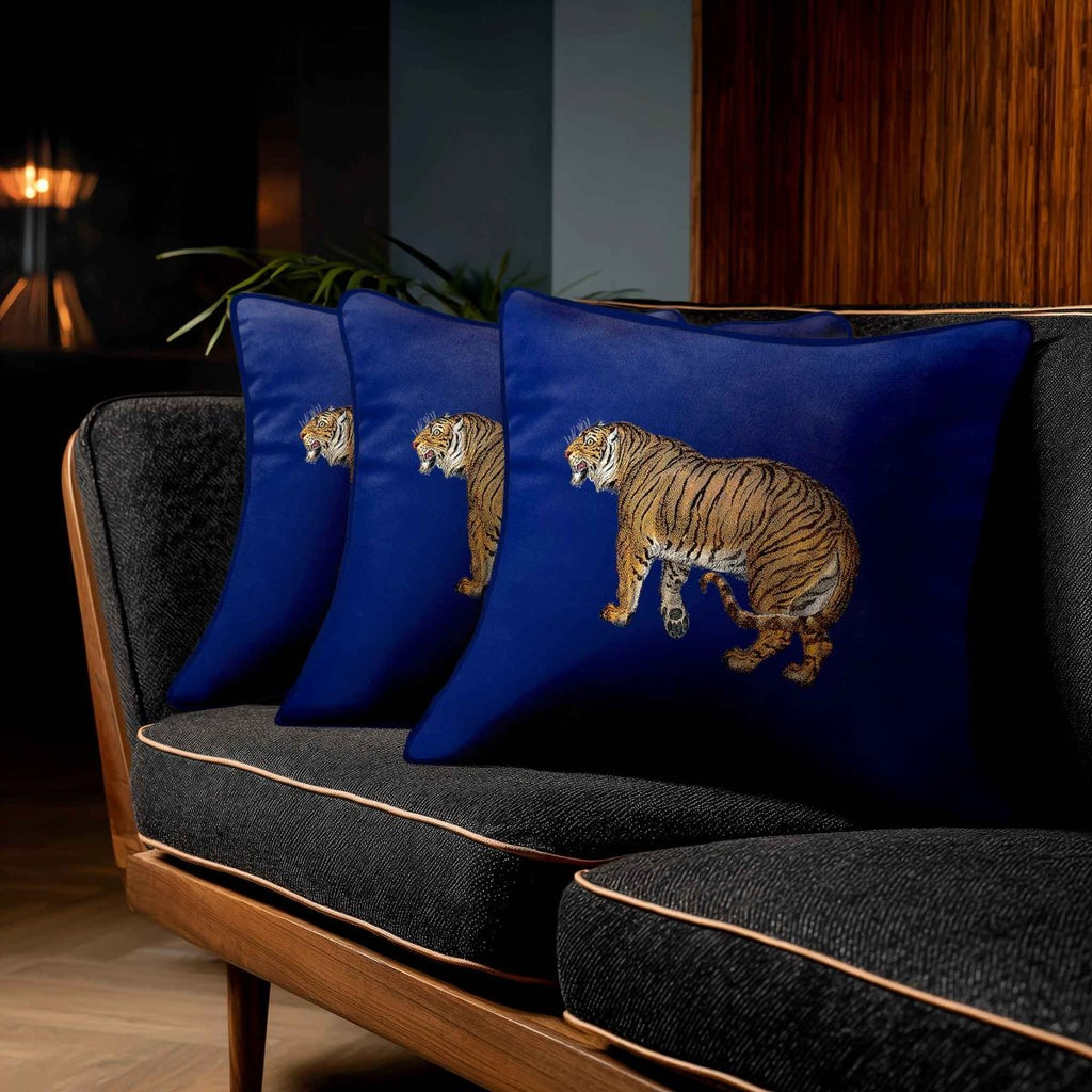 Tiger | Sustainable Velvet Cushion - Midnight 40 x 40 cm Standard by Izabela Peters