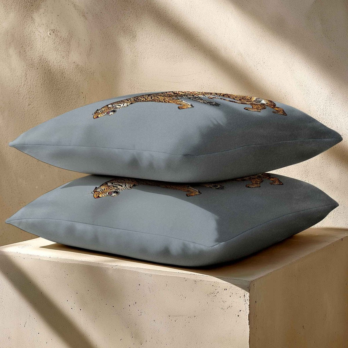 Tiger | Sustainable Velvet Cushion - French Grey 40 x 40 cm Standard by Izabela Peters