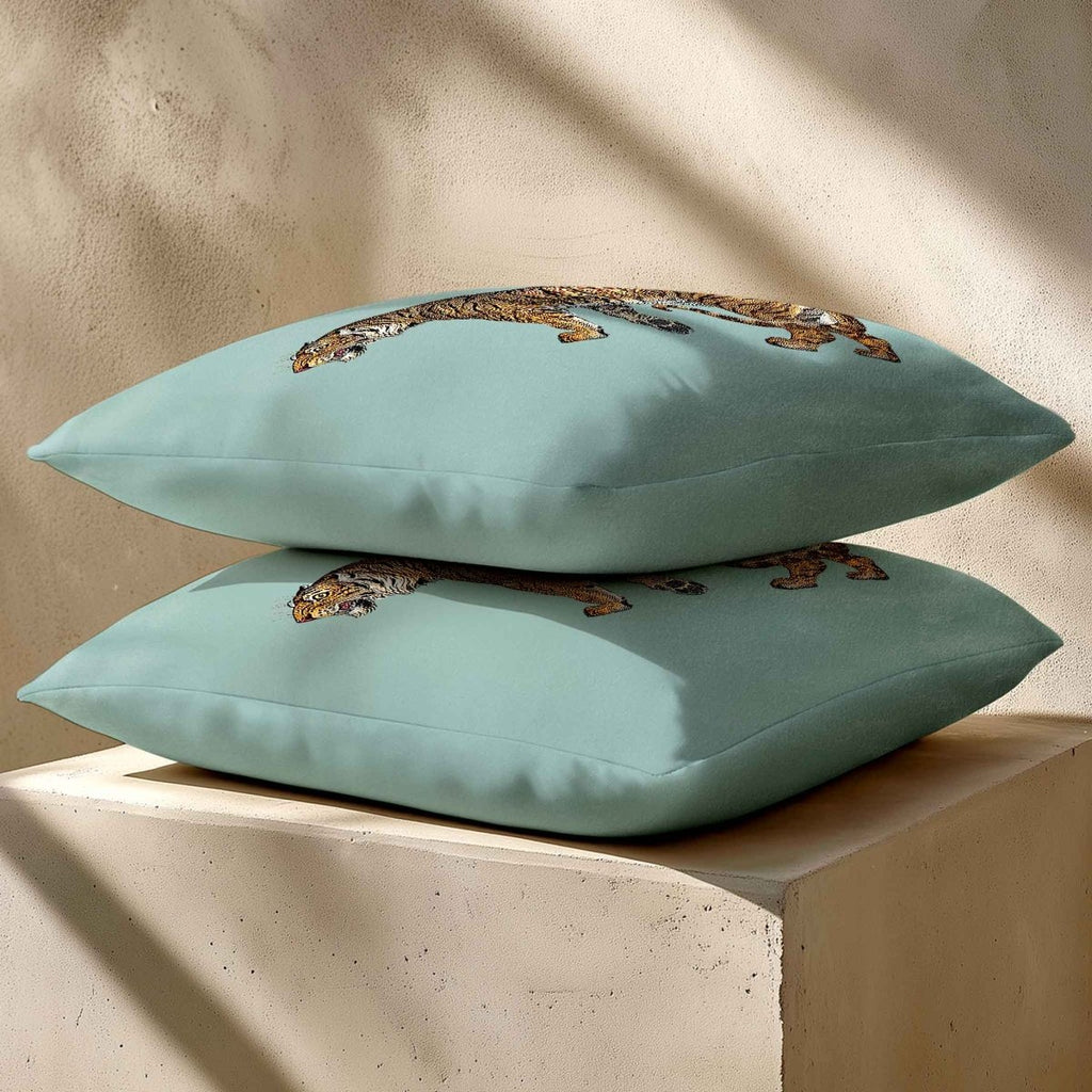 Tiger | Sustainable Velvet Cushion - Blue Surf 40 x 40 cm Standard by Izabela Peters