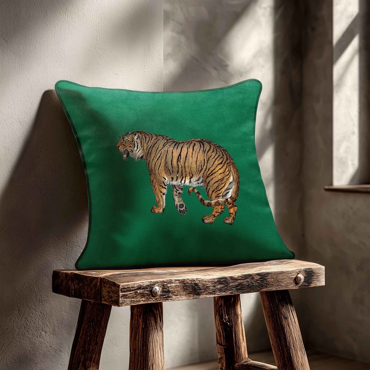 Tiger | Sustainable Velvet Cushion - Emerald Green 40 x 40 cm Standard by Izabela Peters