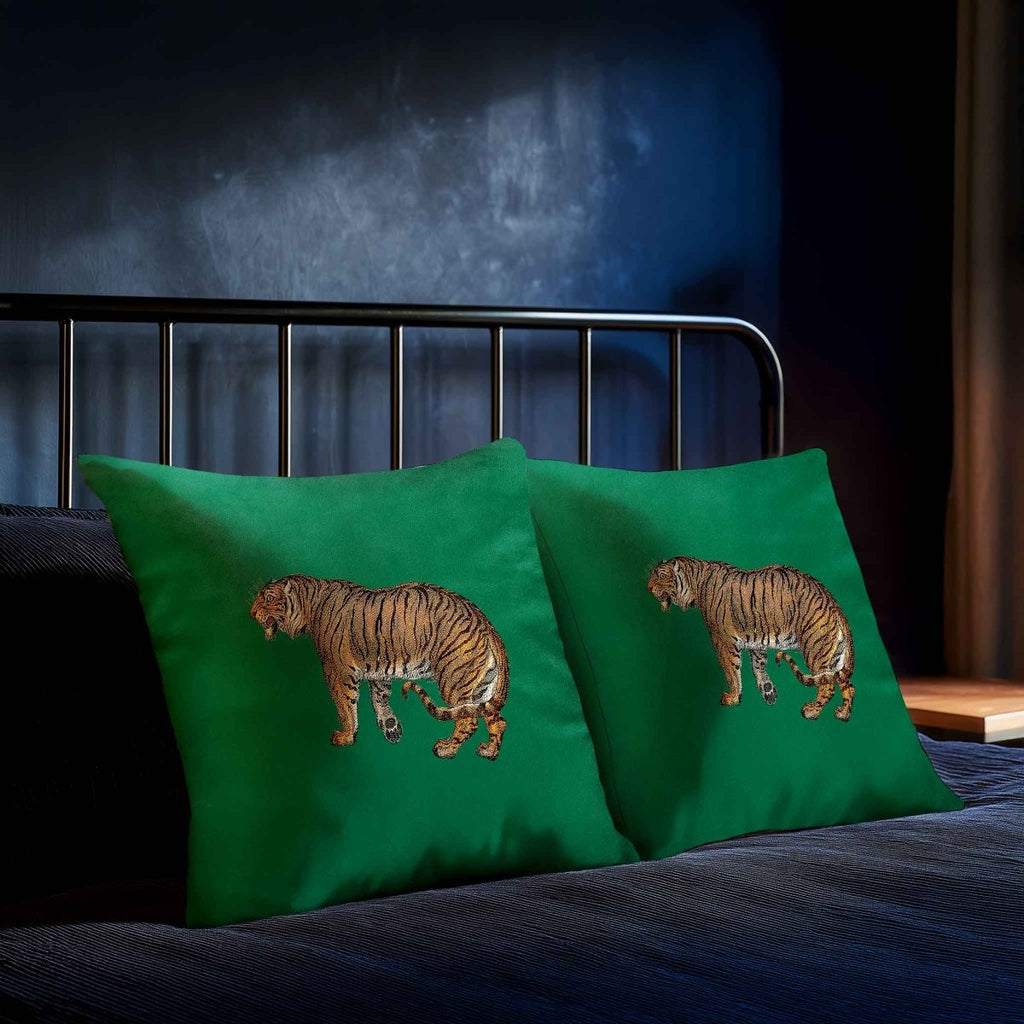 Tiger | Sustainable Velvet Cushion - Emerald Green 40 x 40 cm Standard by Izabela Peters